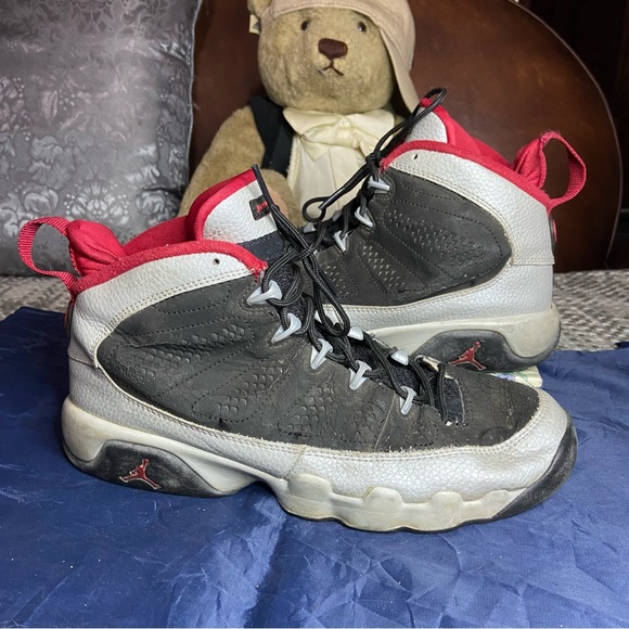 Jordan Other - Nike Air Jordan Retro 9 Johnny Kilroy size 7 Damage beat